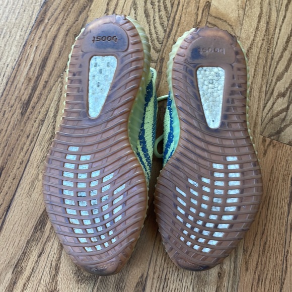 Adidas Yeezy Boost 350 V2 Semi Frozen Yellow Size 8 - Picture 4 of 8